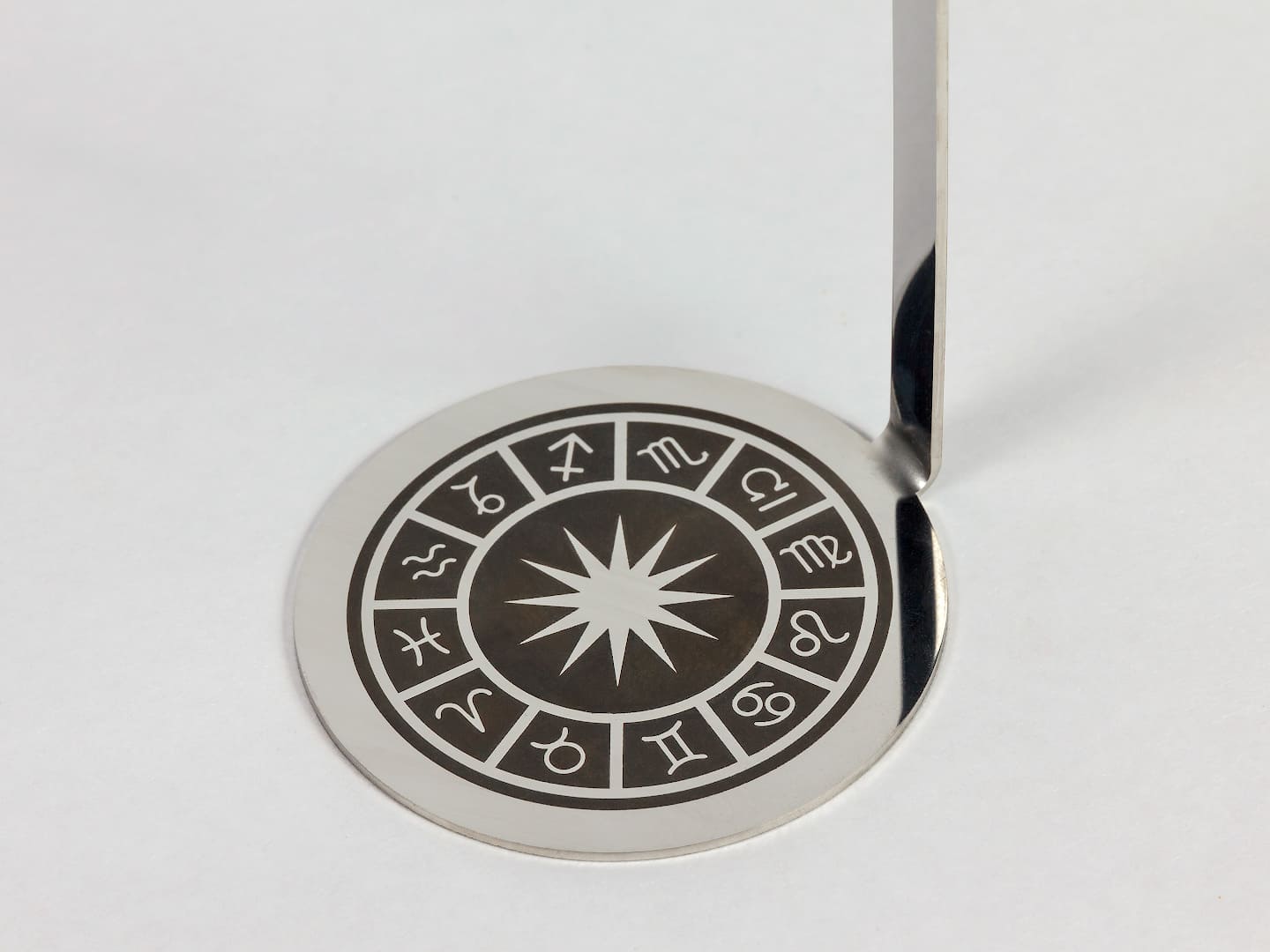 Настольный биокамин Lux Fire Зодиак "Рыбы" Чёрный по цене 15 000 руб.